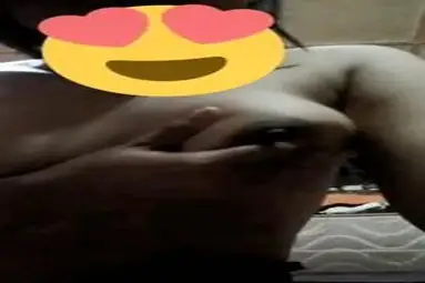Dokumentasi Miss Yosi Cantik Bersantai Di Kasur