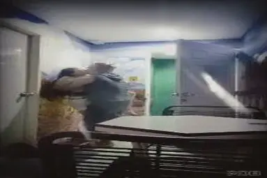 Kemesraan Sejoli Cantik Di Kamar Tidur Sepi